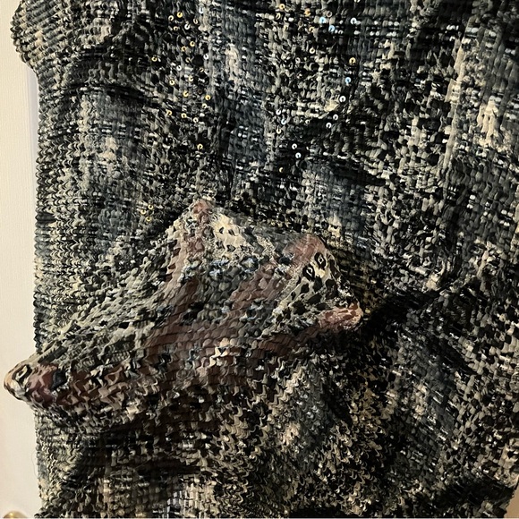 Black and White Ruffled Blouse - Picture 4 of 5